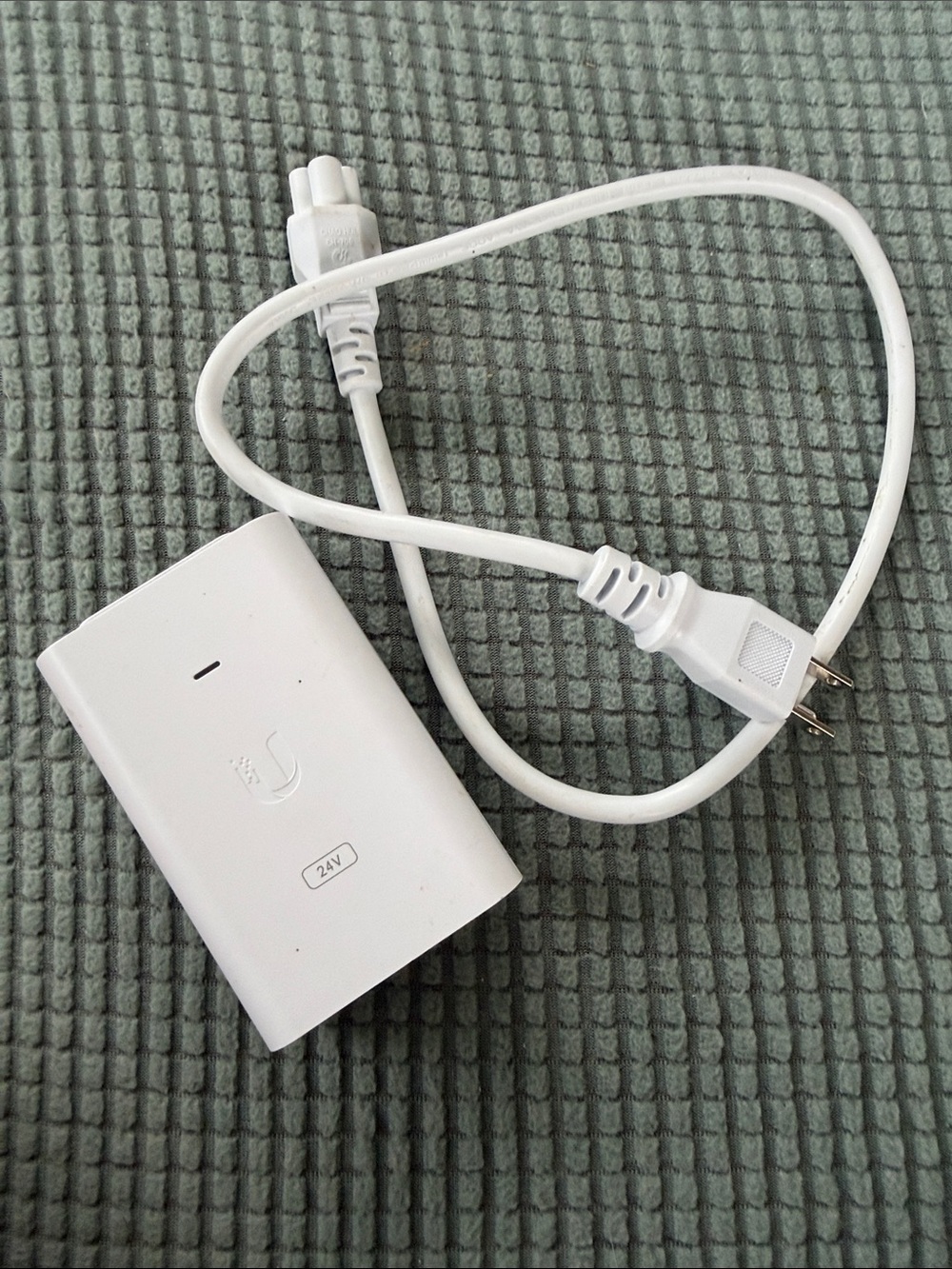 Ubiquiti 24V PoE Injector Ethernet Adapter